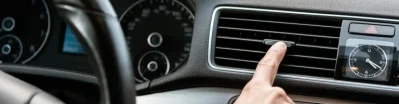 Aire acondicionado del coche no enfría: causas más habituales y cómo detectarlas
