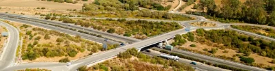 Cruce de vías: normativa, señales y prioridades en la circulación