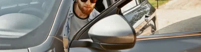 Ventanilla del coche baja pero no sube: diagnóstico y soluciones