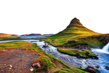 Colina verde con cascada y río de aguas claras bajo un cielo despejado