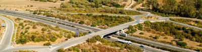 Cruce de vías: normativa, señales y prioridades en la circulación